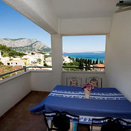 Apartament House *