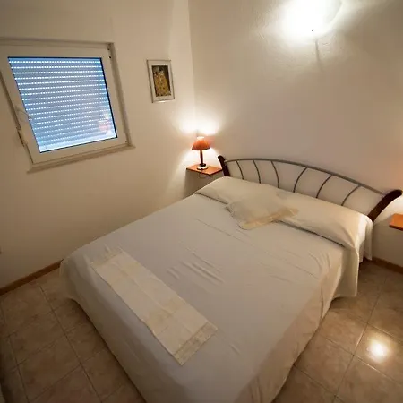 Apartament House *