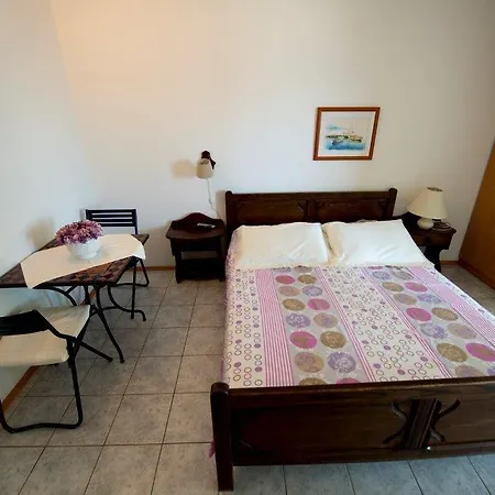 Apartament House *