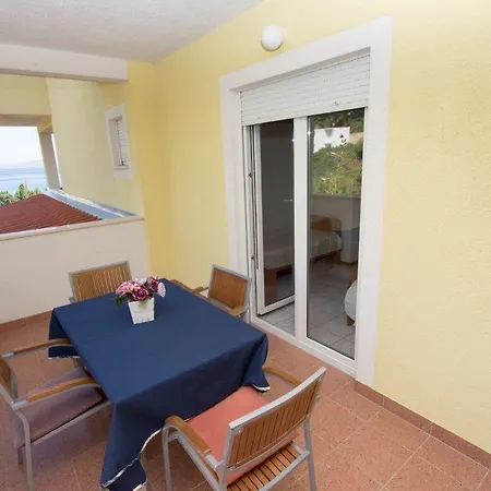 Apartament House *