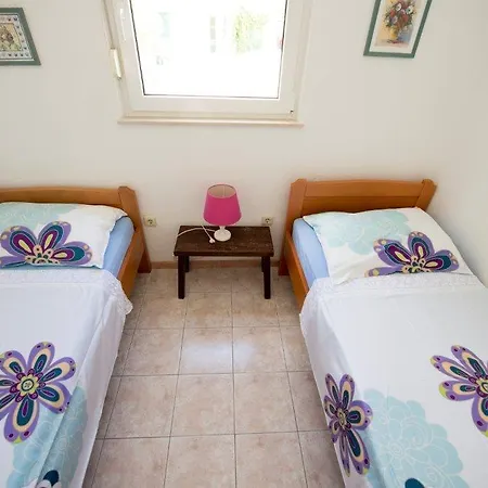 Apartament House *