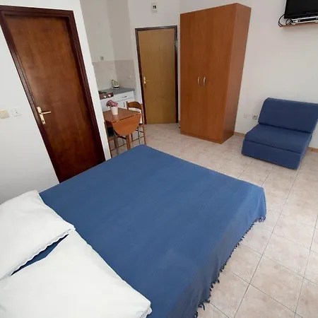 Apartament House *