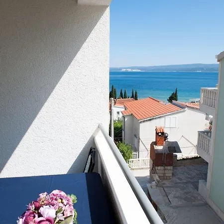Apartament House *