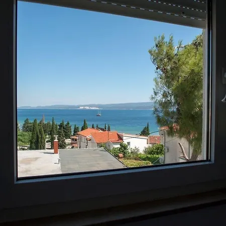 Apartament House *