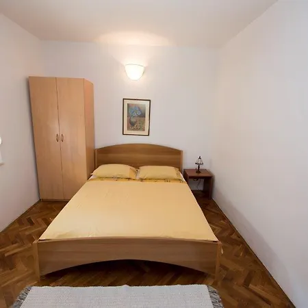 Apartament House Duće