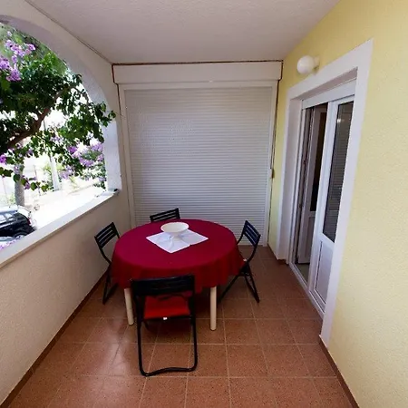 Apartment House *